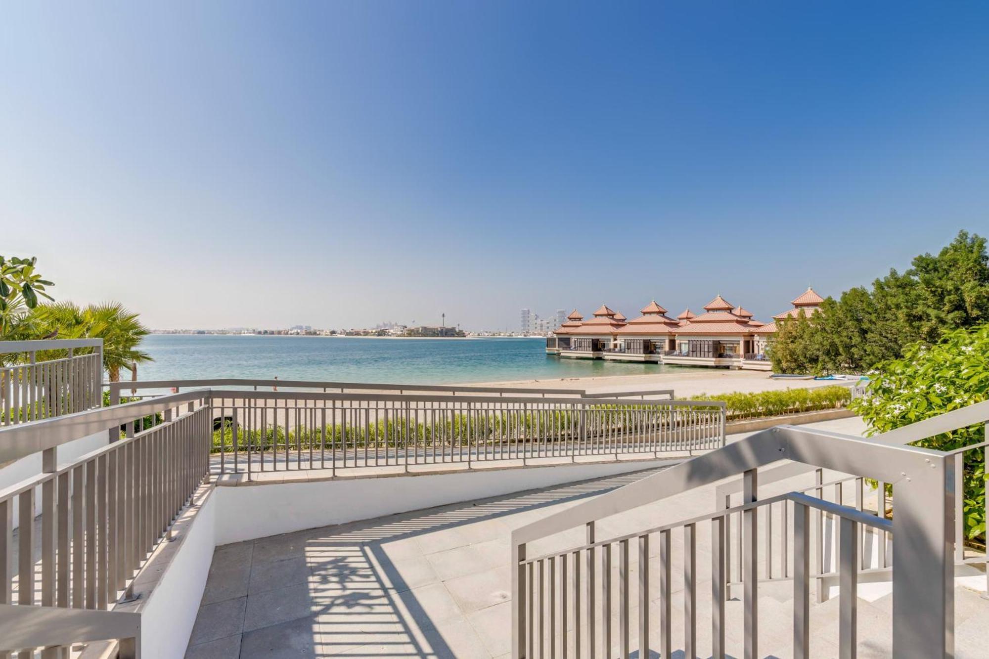 Luxury Azizi Mina Beachfront Apartments ดูไบ ภายนอก รูปภาพ