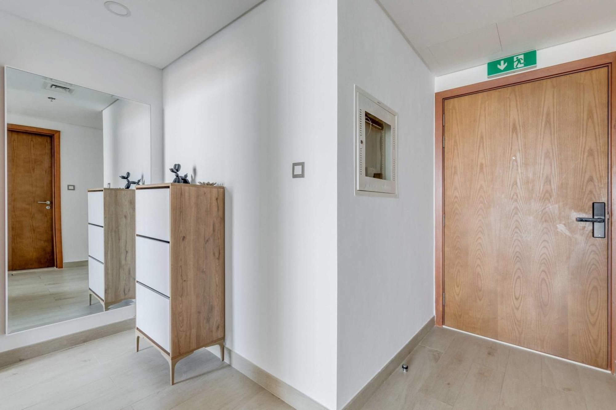 Luxury Azizi Mina Beachfront Apartments ดูไบ ภายนอก รูปภาพ