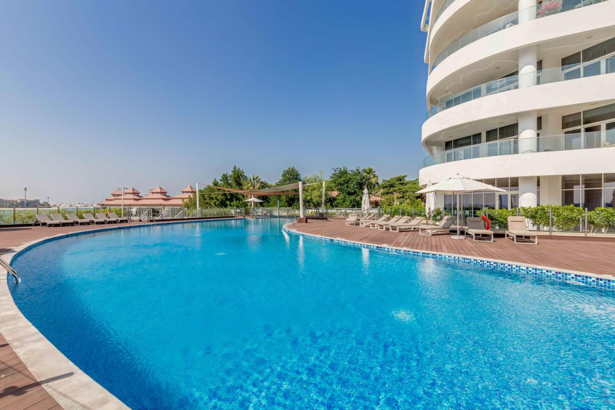 Luxury Azizi Mina Beachfront Apartments ดูไบ ภายนอก รูปภาพ