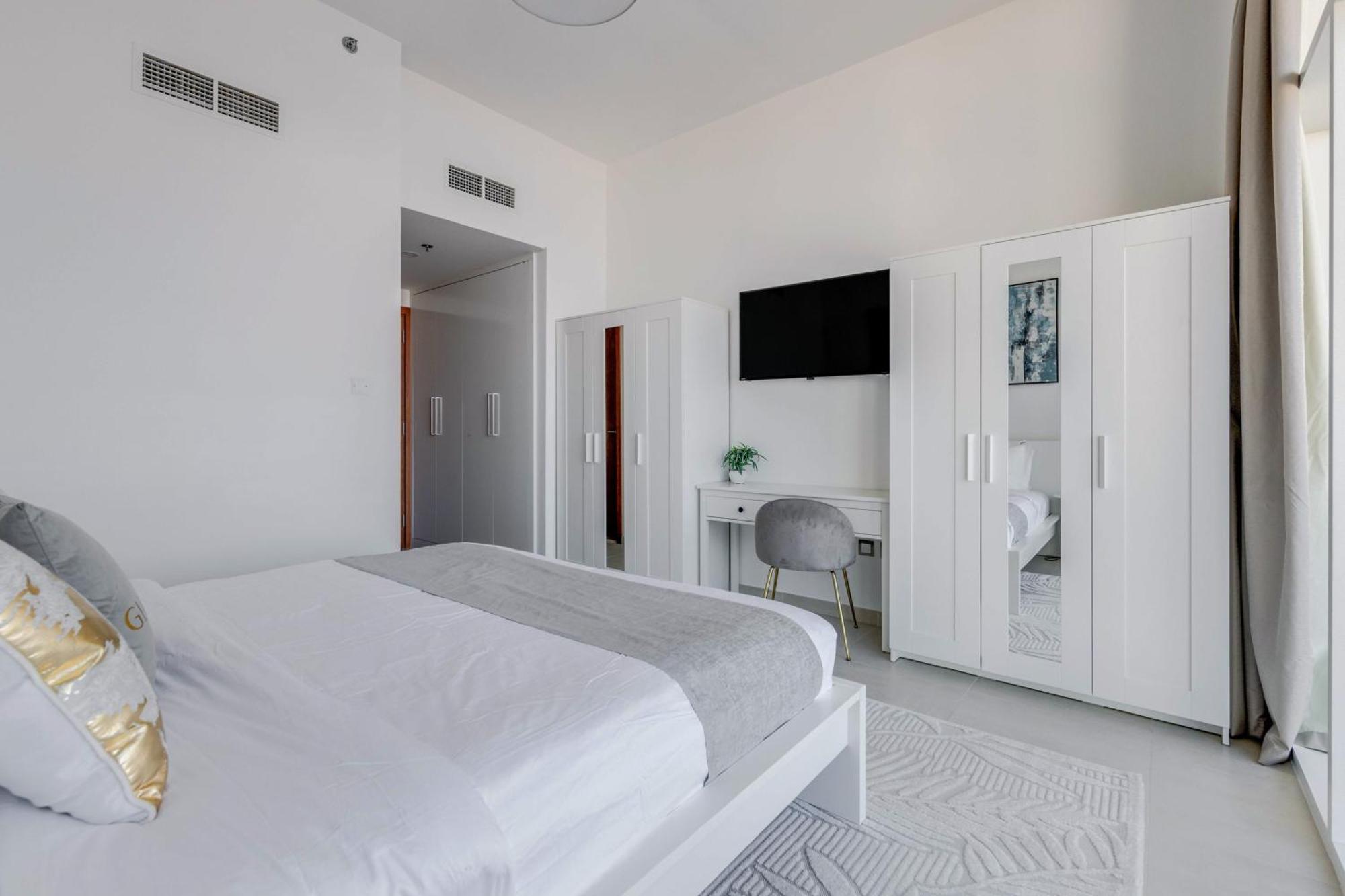 Luxury Azizi Mina Beachfront Apartments ดูไบ ภายนอก รูปภาพ