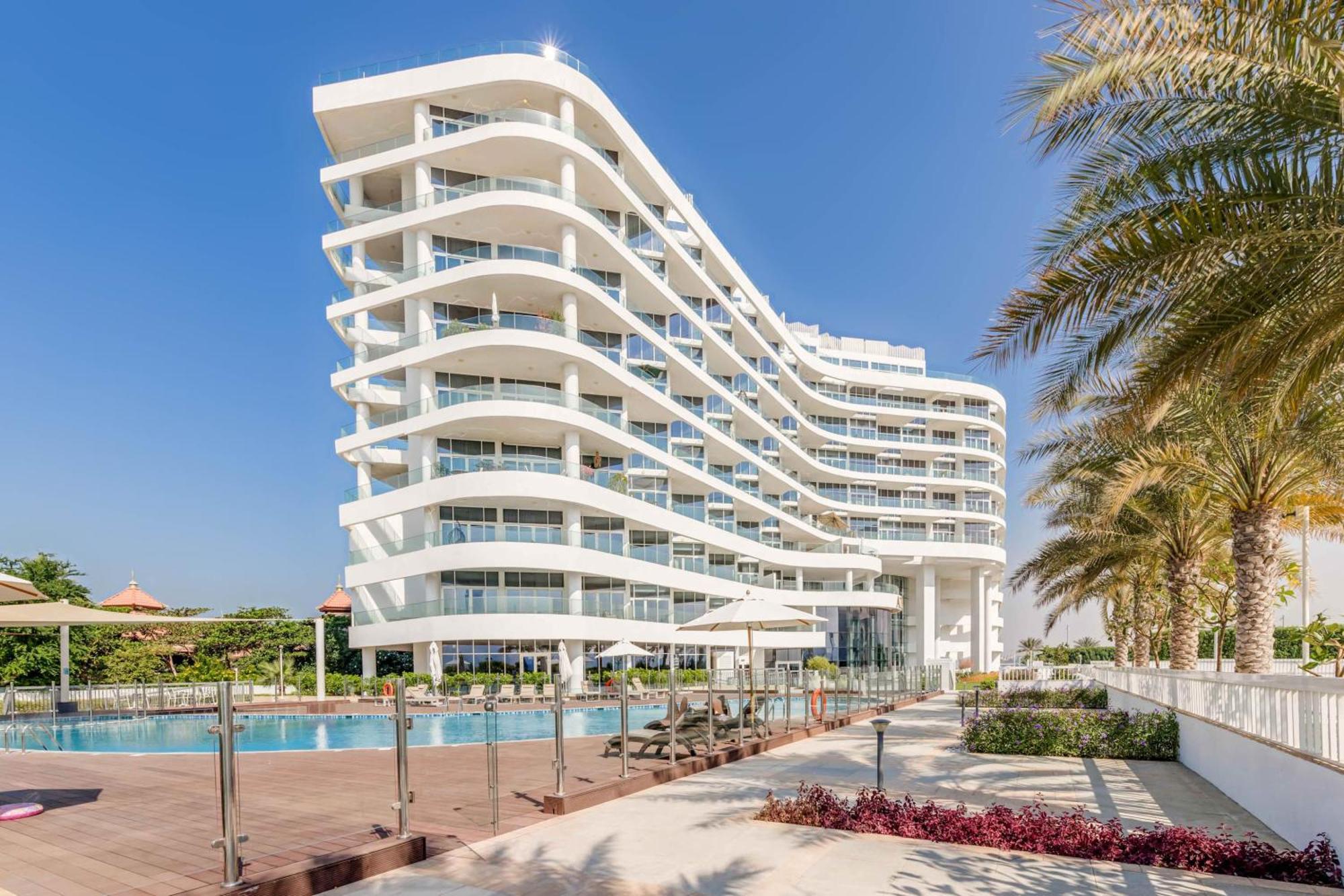 Luxury Azizi Mina Beachfront Apartments ดูไบ ภายนอก รูปภาพ