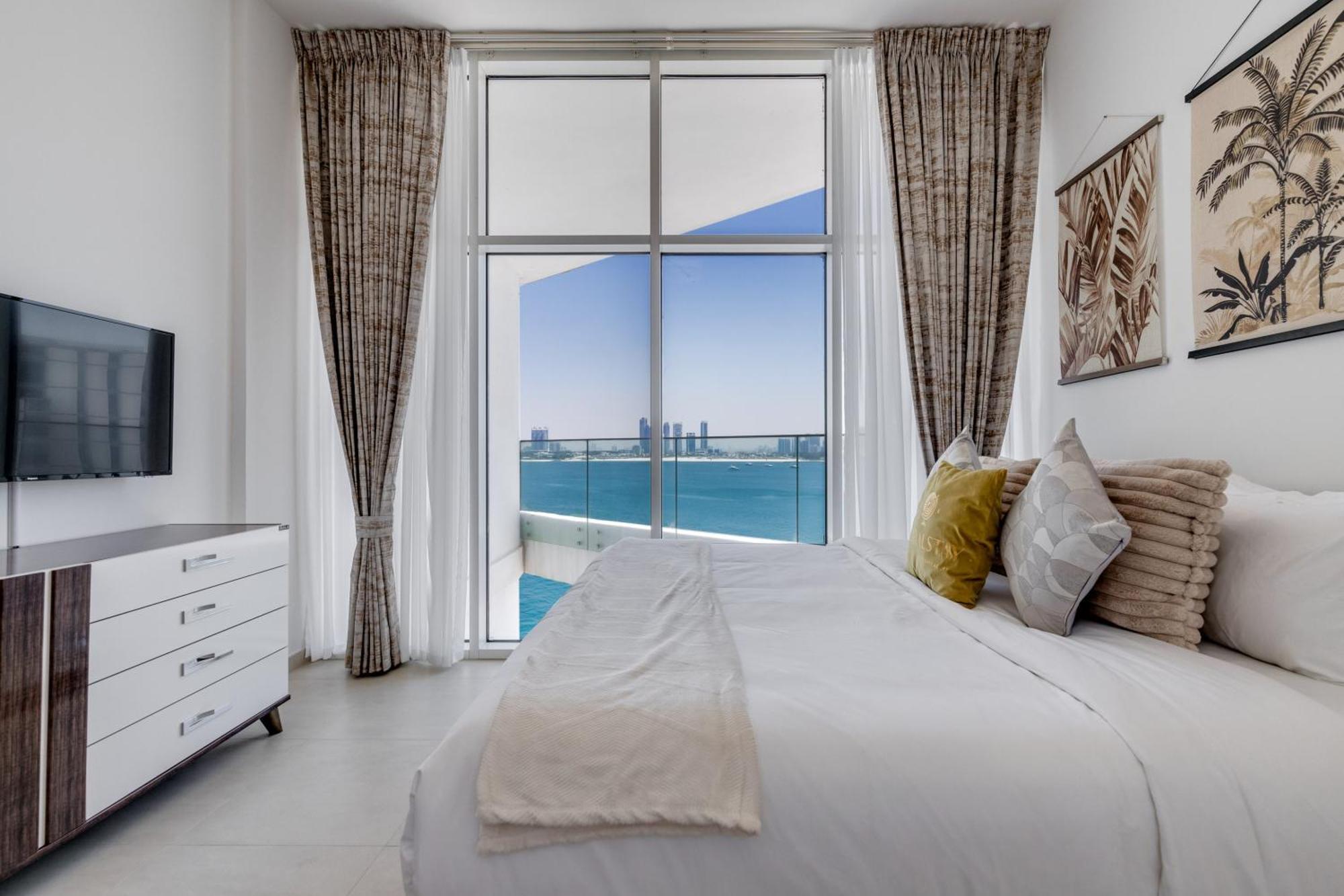 Luxury Azizi Mina Beachfront Apartments ดูไบ ภายนอก รูปภาพ