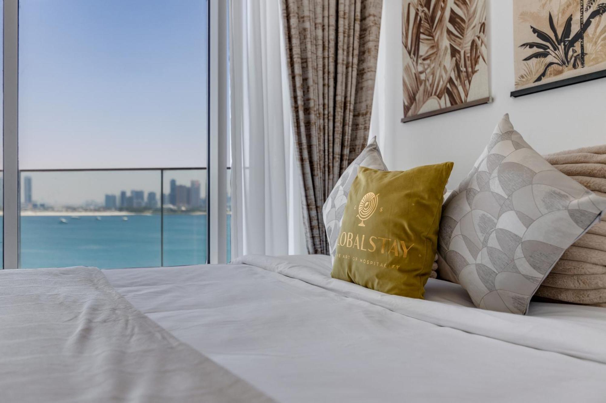 Luxury Azizi Mina Beachfront Apartments ดูไบ ภายนอก รูปภาพ