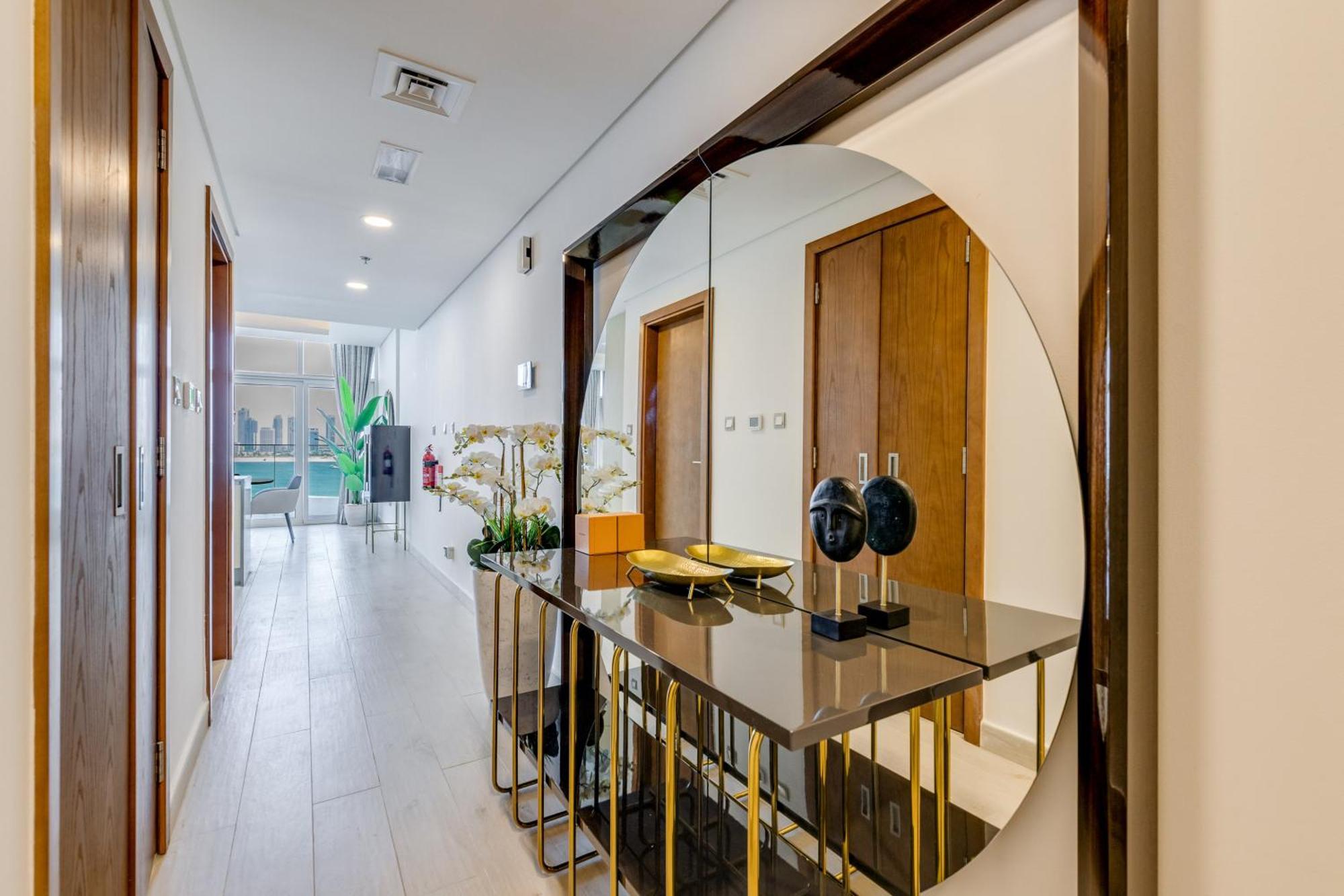 Luxury Azizi Mina Beachfront Apartments ดูไบ ภายนอก รูปภาพ